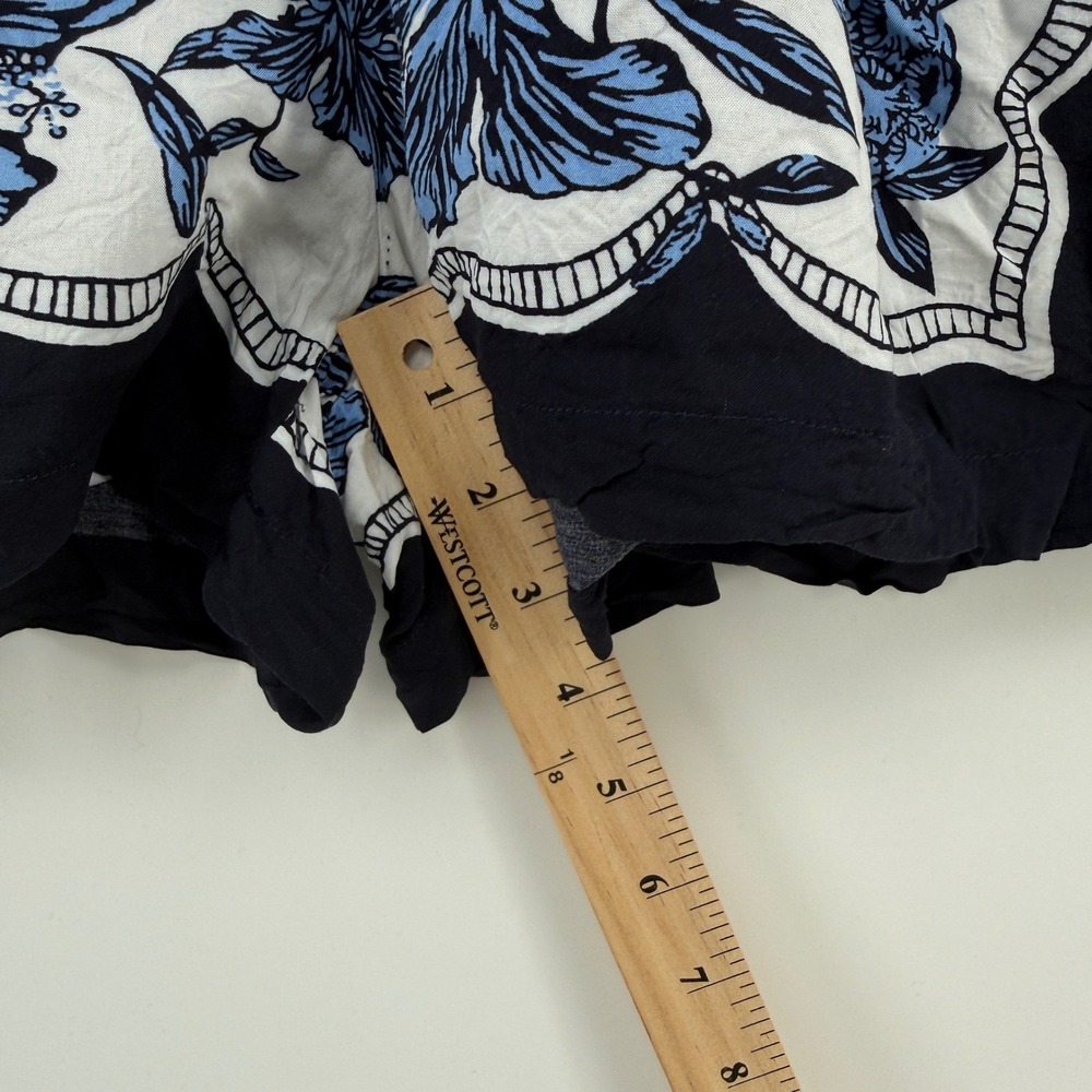 Free Assembly 2 Piece Set Womens M Blue Pineapple Blouse Shorts 100% Viscose - Picture 11 of 12